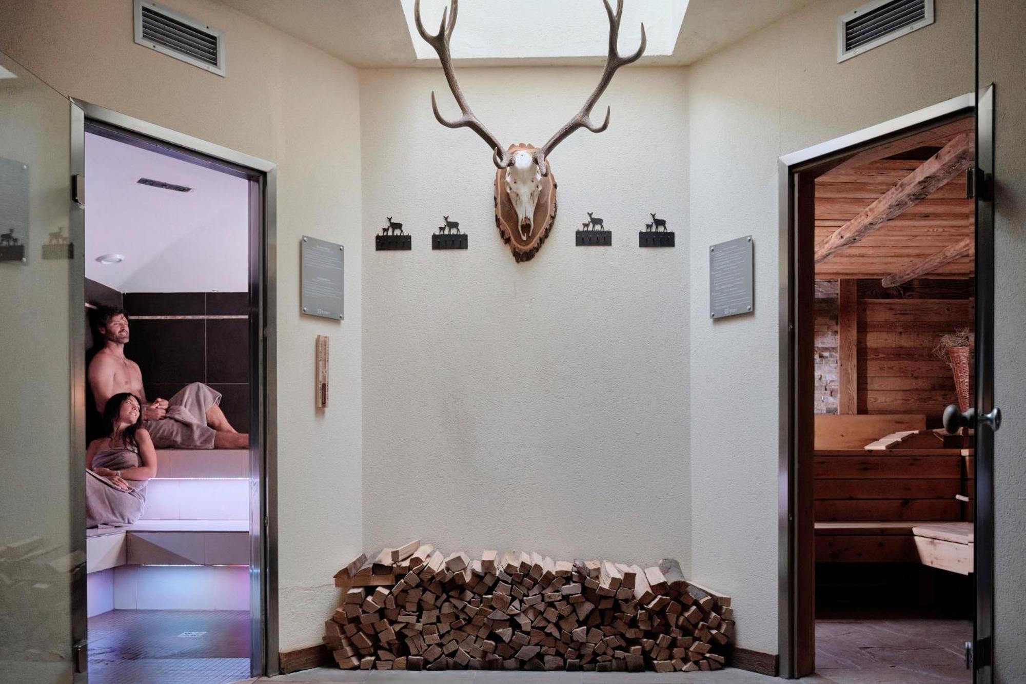 Boutique Hotel E Chalets Salvadori Mezzana  Ngoại thất bức ảnh
