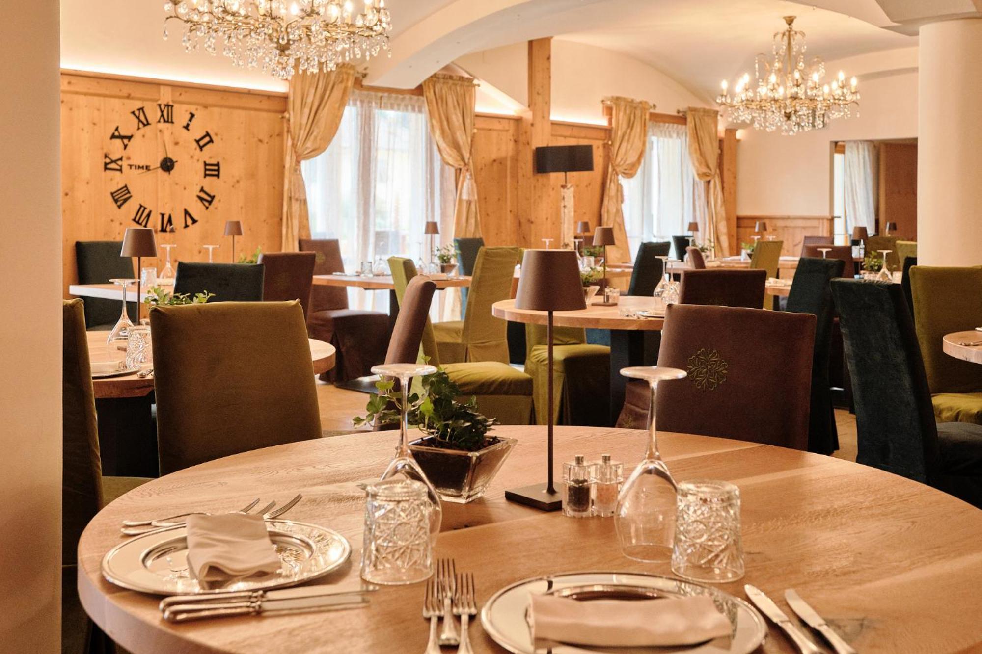 Boutique Hotel E Chalets Salvadori Mezzana  Ngoại thất bức ảnh