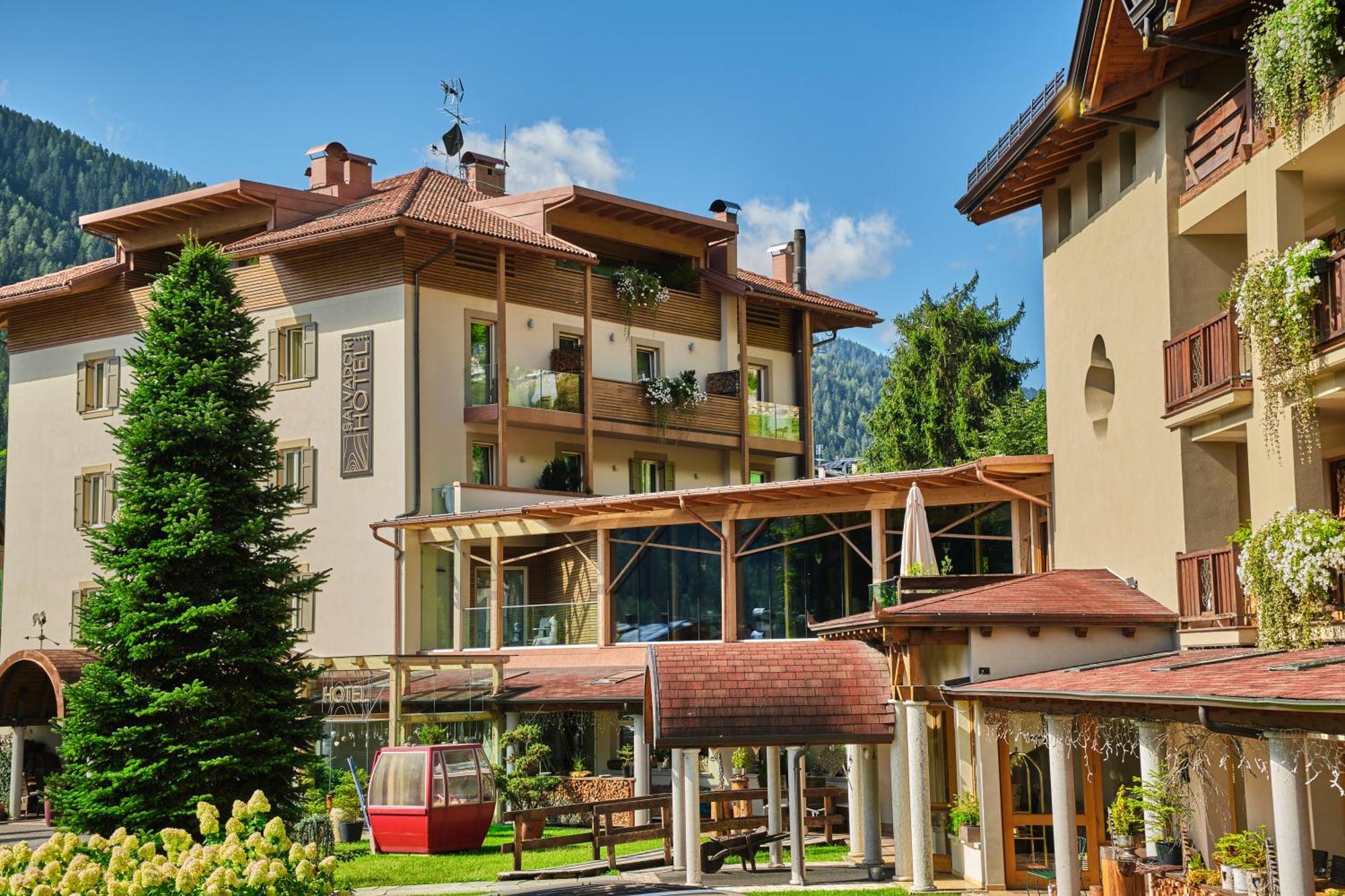 Boutique Hotel E Chalets Salvadori Mezzana  Ngoại thất bức ảnh